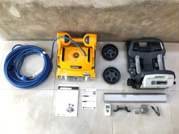 MAYTRONICS COMMERCIAL DOLPHIN WAVE 75 ROBOTIC POOL CLEANER FOR UP TO 20M POOL - Image 3
