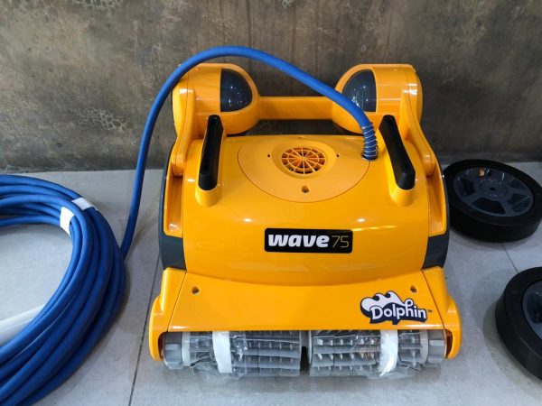 MAYTRONICS COMMERCIAL DOLPHIN WAVE 75 ROBOTIC POOL CLEANER FOR UP TO 20M POOL - Image 4