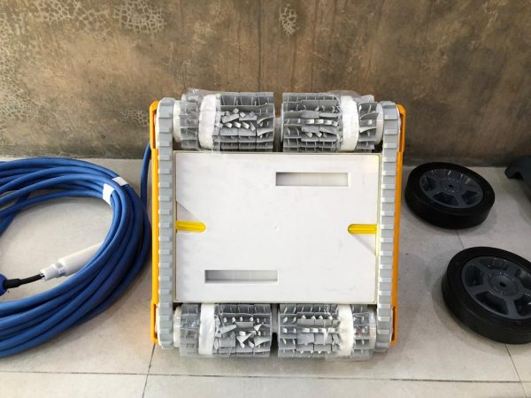 MAYTRONICS COMMERCIAL DOLPHIN WAVE 75 ROBOTIC POOL CLEANER FOR UP TO 20M POOL - Image 5