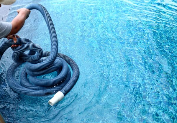 DTT COMPACT POOL VACUUM CLEANER SET FOR MEDIUM POOL AND FISH POND - Image 2